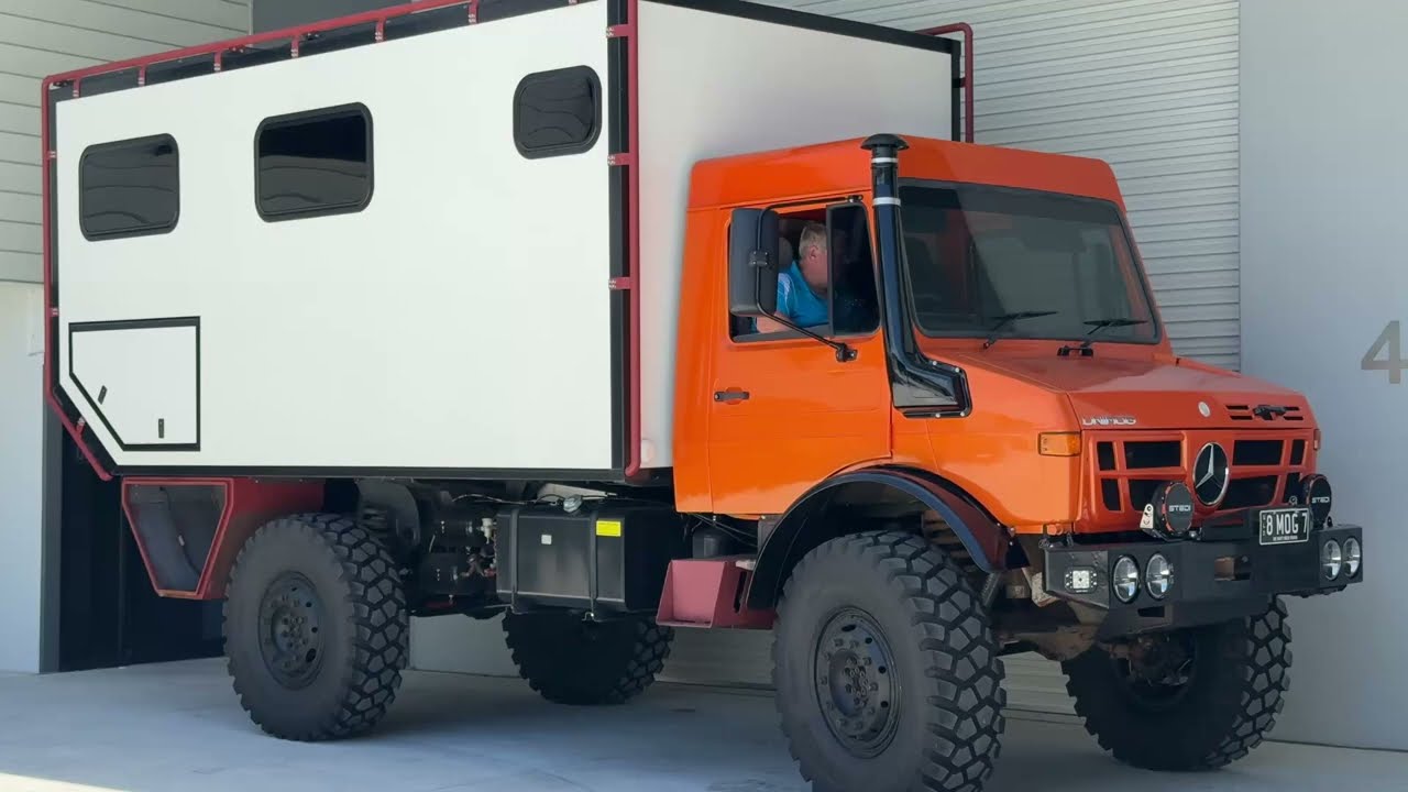 UNIMOG with 1600W Solar Scotty AI DC DC 6000VA Inverter 10,000Wh Lithium Safiery Integrated Display