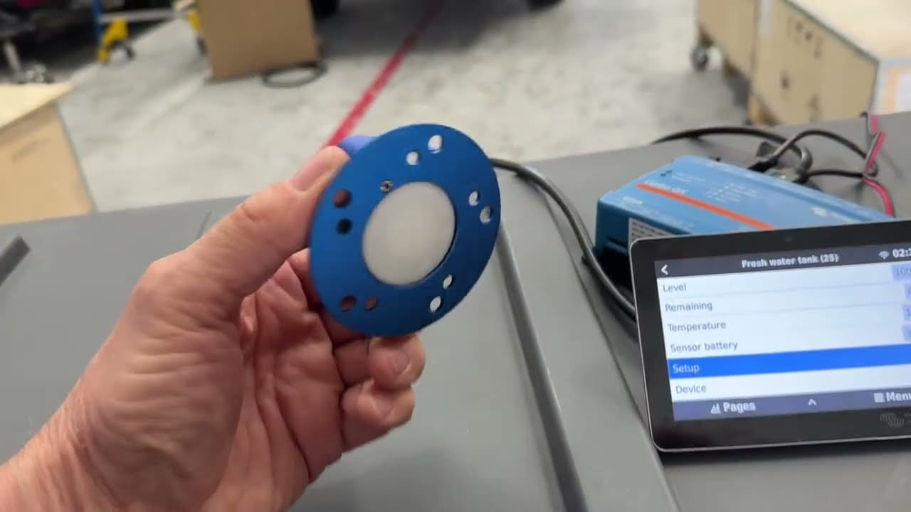 35m Range test of STAR-tank Battery Bluetooth links Victron GX black, grey, fresh water tanks